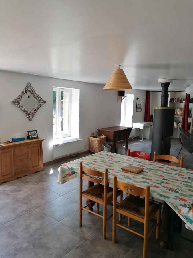 Maison Renovee En Pierres Sejour Spacieux Avec Jardin Et Terrasse Amenagee Pres Omaha Beach & Bayeux A 5Mn De La Mer Tous Commerces Commes Exterior foto